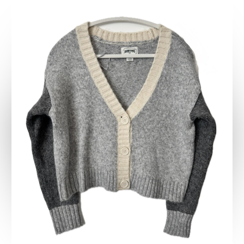 American Eagle Cropped Cardigan Gray Cream Colorblock Sweater Small Preppy